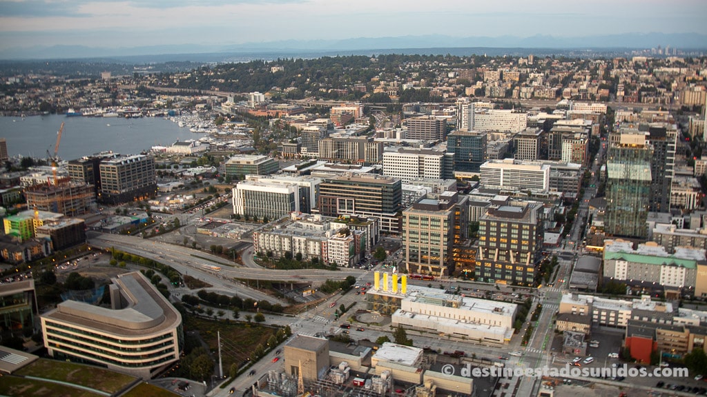 Fundación Gates y parque de la Universidad de Seattle